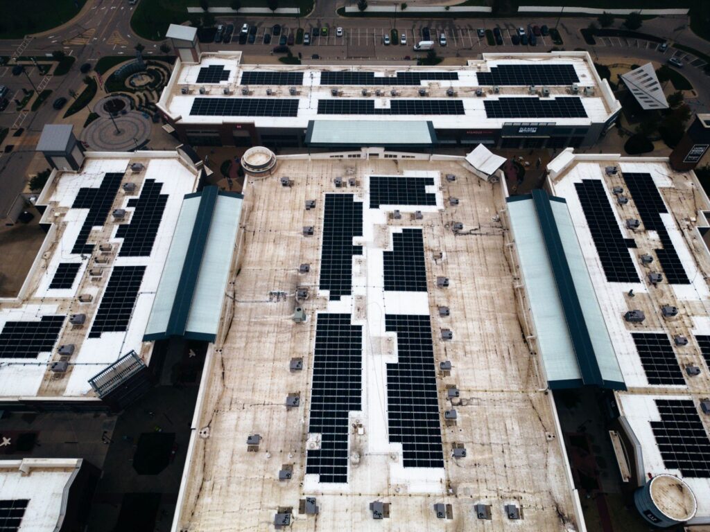 Rooftop solar at a retail outlet center in Grand Rapids, MI – 1,939 kW by Plankton Energy